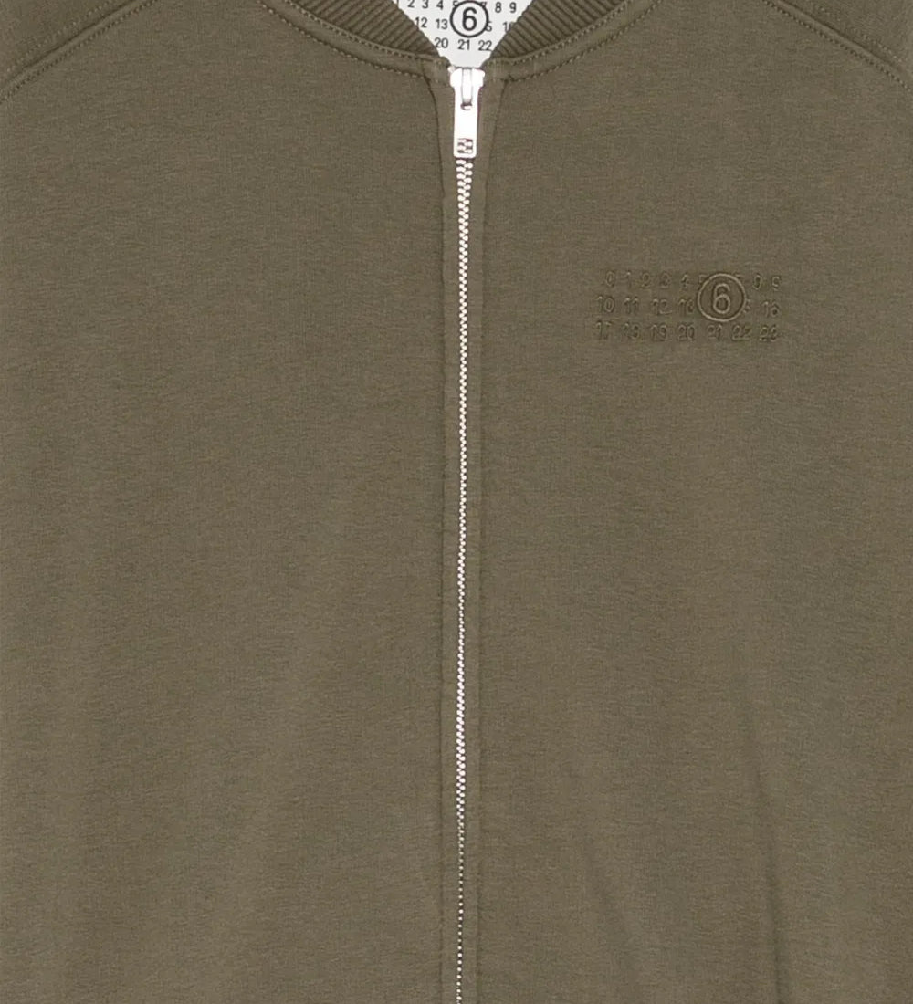DfIZvhEWBL0zhuCo39745219_74153844_1000.jpg