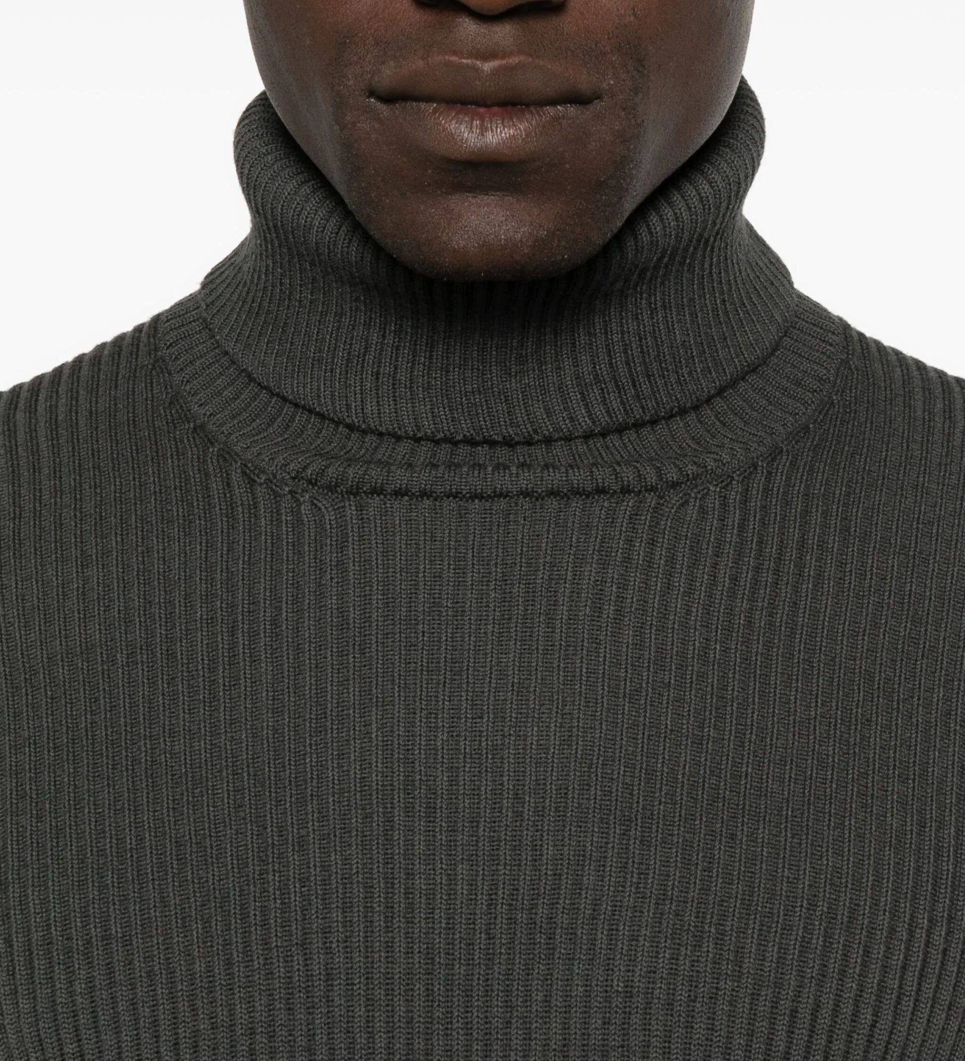 R1p5kerY3BwcL8Va65706D.jpg