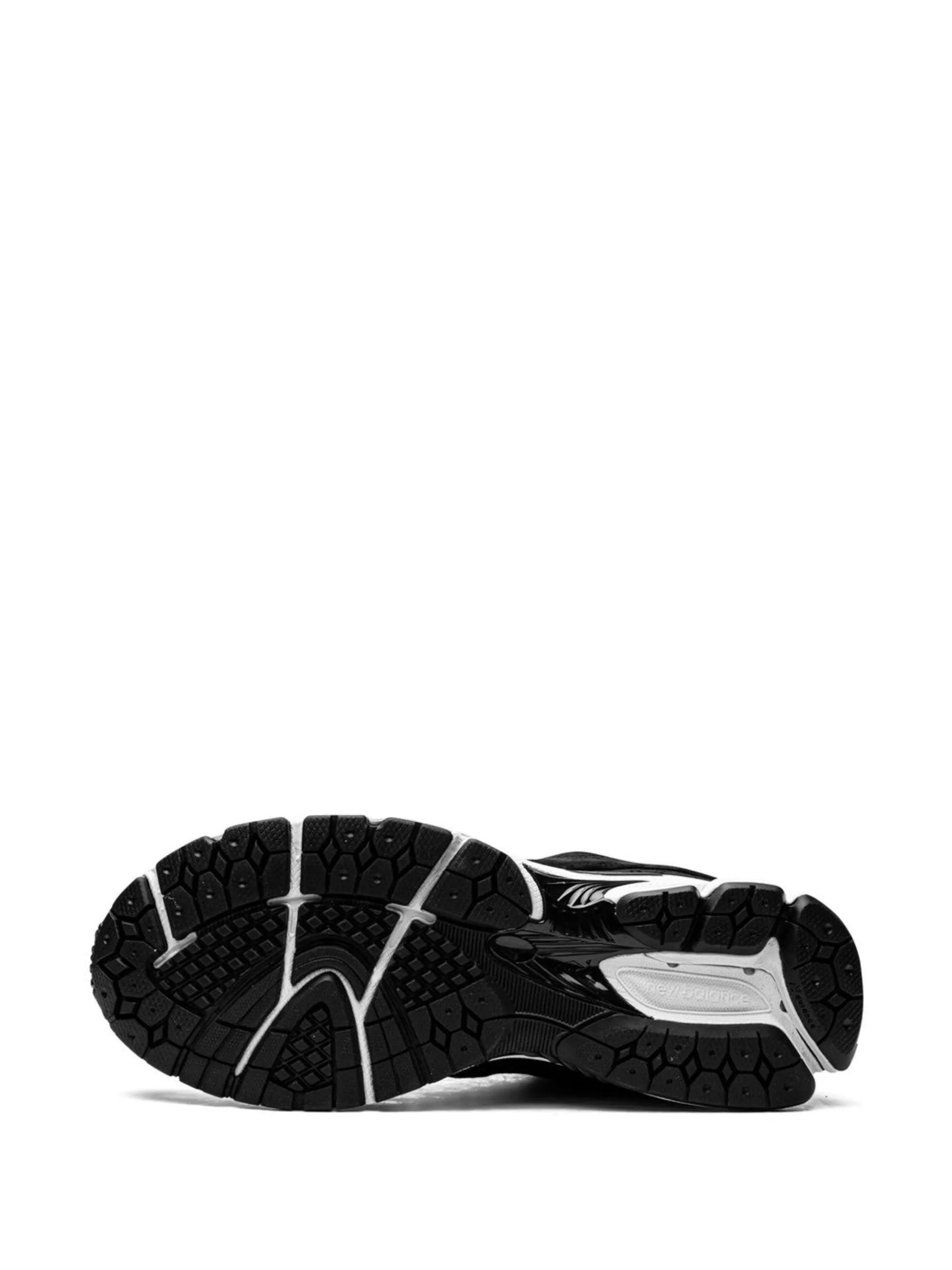 NEW BALANCE - Sneakers - M2002RBK