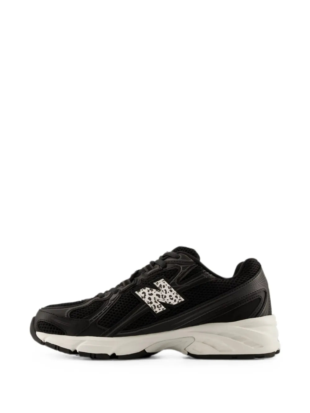 NEW BALANCE - Sneakers - U7402B2